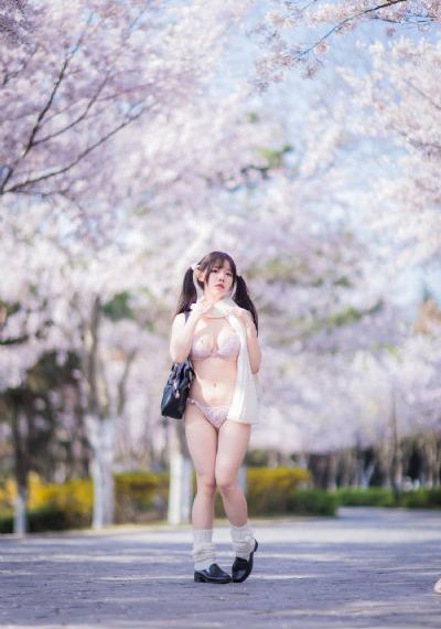 含着她的花蒂啃咬高潮69电影